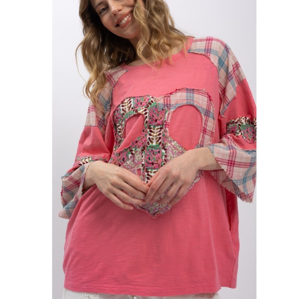 108. NWT BlueVelvet Pink 3/4 Sleeve Top w/Plaid Patchwork and Floral Peace Sign